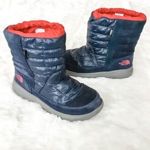 The North Face Boy's Winter Puffer Boots Size 6